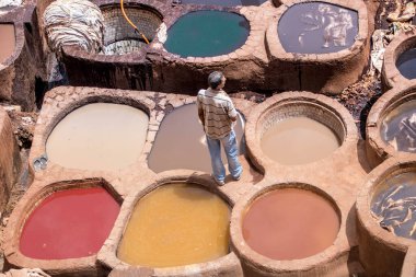 Fes, Fas 'ta 05.08.2024' te Chouara Tannery, şehrin en büyük tabakhanesi ve en eskilerindendir.