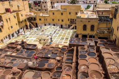 Fes, Fas 'ta 05.08.2024' te Chouara Tannery, şehrin en büyük tabakhanesi ve en eskilerindendir.