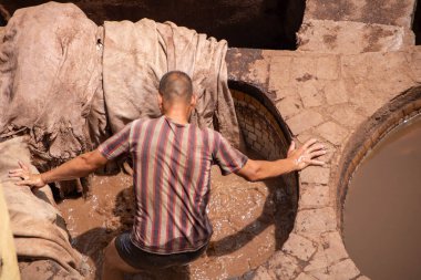 Fes, Fas 'ta 05.08.2024' te Chouara Tannery, şehrin en büyük tabakhanesi ve en eskilerindendir.