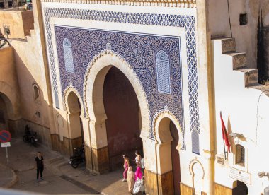 Fes, Fas 'ta 05.08.2024' te Bab Bou Jeloud, Medine 'nin mavi kapısı.