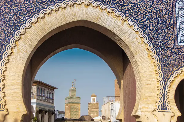 Fes, Fas 'ta 05.08.2024' te Bab Bou Jeloud, Medine 'nin mavi kapısı.