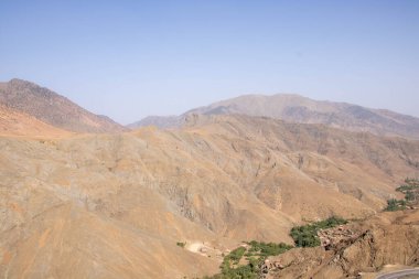 Tizi n 'Tichka, Fas' ta bir dağ geçidi, Marakeş 'in güneydoğusunu Ouarzazate şehrine bağlıyor.