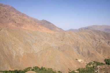 Tizi n 'Tichka, Fas' ta bir dağ geçidi, Marakeş 'in güneydoğusunu Ouarzazate şehrine bağlıyor.