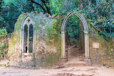 Portekiz, Coimbra 'daki Quinta das Lgrimas Parkı' ndaki Fonte das Lgrimas Gözyaşı Çeşmesi olarak bilinen kaynak.