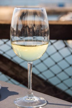 Vilanova de Arousa 'da servis edilen beyaz şarap.