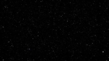 Uzayda derin uzay nebulasında 4K uçuşu. Galaksi, parlayan Samanyolu Galaksisi 'ne doğru uzayı keşfediyor. Bilim kurgu alanı, galaksiler, bulutsular, yıldızlar. Başlıklar, Giriş, Tarz ve Sahne İçin.