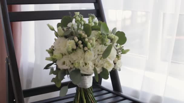 Bellissimo Bouquet Sposa Moderno Bouquet Rose Fresche Bianche — Video Stock