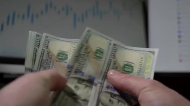 Primeros Planos Manos Masculinas Contando Dinero Joven Irreconocible Calculando Dólares — Vídeos de Stock