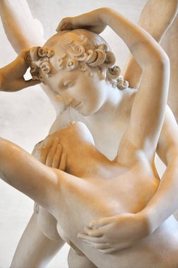 Louvre 'dan romantik bir heykel 