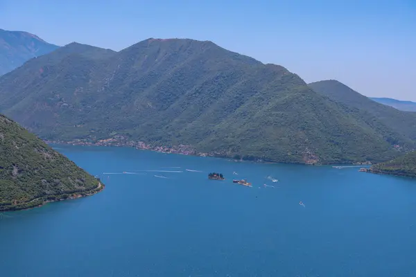 Karadağ 'ın Kotor Körfezi' nden manzara. Yüksek kalite fotoğraf
