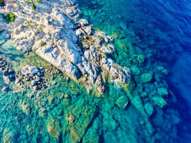 Gökten gelen mavinin gölgesi