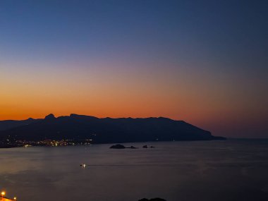 Sardegna denizinde gün batımı