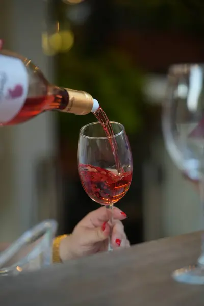 İtalyan Greyhound Dog gruptaki en kısa köpek yetiştirir. Türün Rusça adı Fransız Levettes dItalie 'den geliyor..