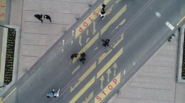 Barselona caddesindeki trafiğin en üst görüntüsü.