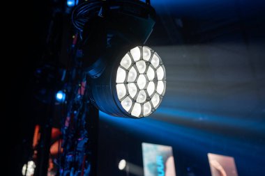 Çembersel altıgen desenli profesyonel LED sahne aydınlatma armatürü