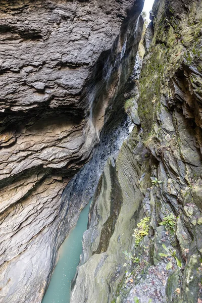 美しい山の川の風景写真 — ストック写真