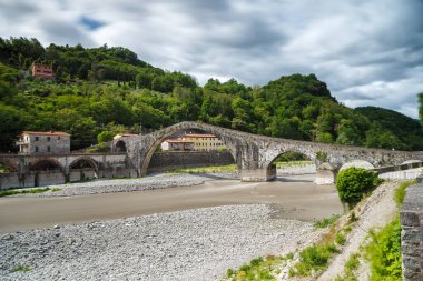 Borgo 'daki Şeytan Köprüsü Mozzano, İtalya