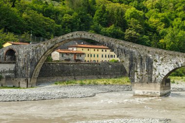 Borgo 'daki Şeytan Köprüsü Mozzano, İtalya