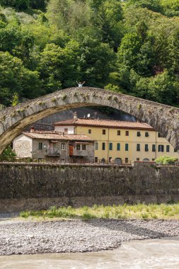 Borgo 'daki Şeytan Köprüsü Mozzano, İtalya