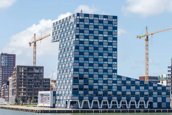 Pemandangan Pelabuhan Rotterdam Dan Pencakar Langit Kota Dengan Arsitektur Modern — Stok Foto