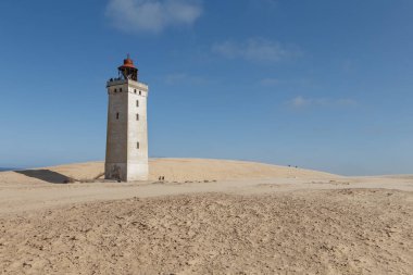 Plajdaki deniz feneri Rubjerg Knudde Danimarka