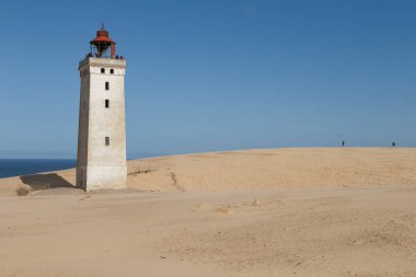 Plajdaki deniz feneri Rubjerg Knudde Danimarka