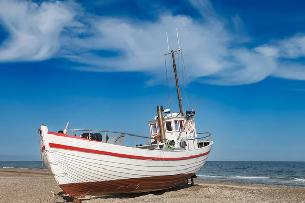 海岸の漁船は ロイヤリティフリーのストック写真