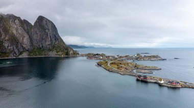 Lofoten Norveç yukarıdan görüldü, Hamny, Henningsvaer, Reine.