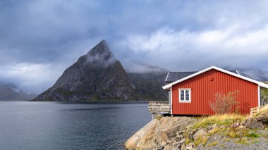 Lofoten Norveç yukarıdan görüldü, Hamny, Henningsvaer, Reine.
