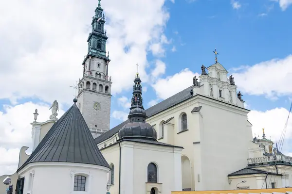 Czestochowa 'da tarihi bir Katolik manastırı.