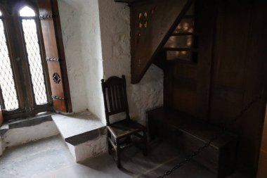 Tarlaların ortasındaki eski bir manastırın kalıntıları. yüksek kaliteli fotoğraf. Cashel Kayası (İngilizce: 