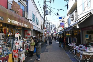 Yanaka Ginza alışveriş caddesi (shtengai) Asakusa, Taito Şehri, Tokyo, Japonya 