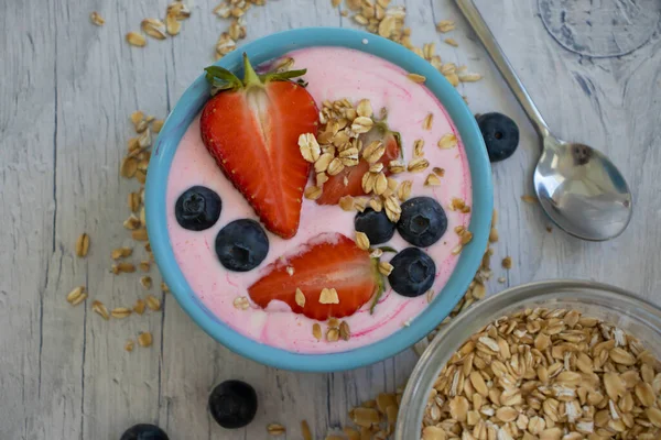 Erdbeeren Trockenes Haferflocken Joghurt Auf Holzgrund — Stockfoto