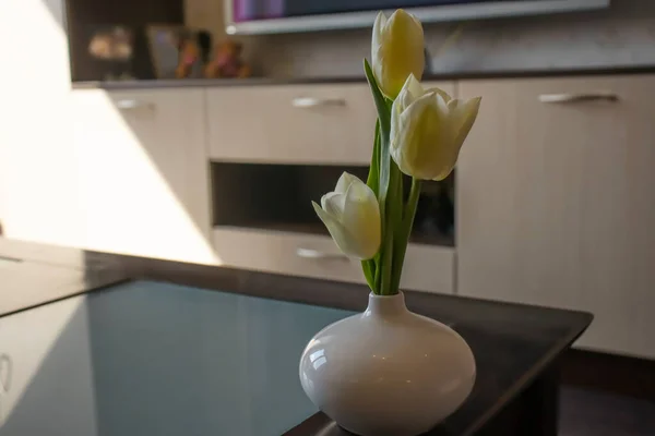 Tulipan Kwiat Wazonie Domu — Zdjęcie stockowe