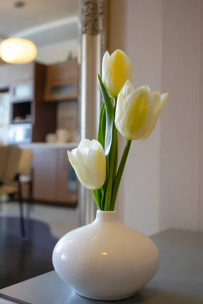 Tulip Flower Vase Home — Stock Photo, Image
