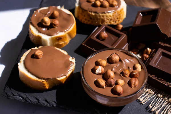 Chocolate Trozo Pan Avellanas — Foto de Stock