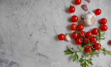 Çeri domates, sarımsak, maydanoz...