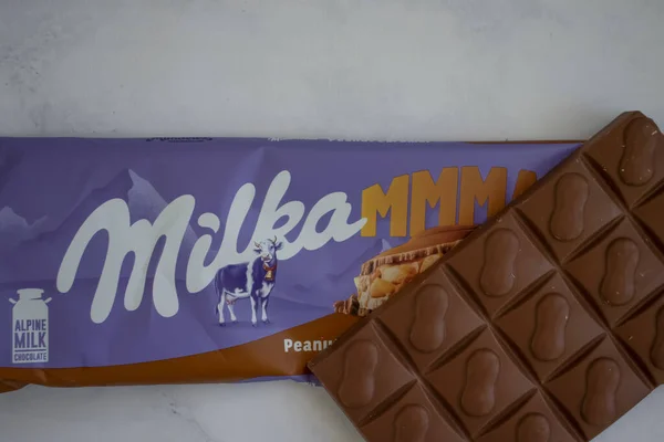 Fevereiro 2022 Ucrânia Cidade Kyiv Milka Chocolate Fundo Claro — Fotografia de Stock