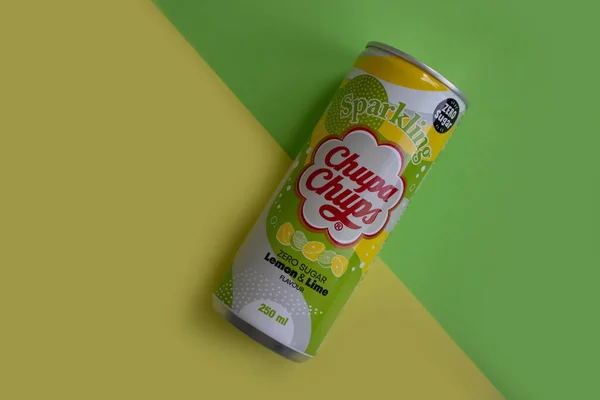 April 2023 Ukraine City Kyiv Lemonade Chupa Chups Colored Background — Stock Photo, Image