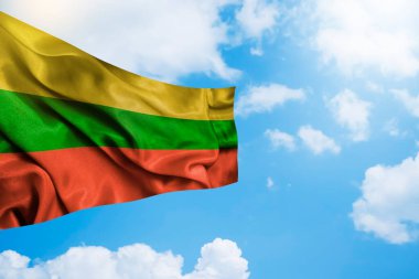 Litvanya bayrağı, gökyüzü arkaplanı