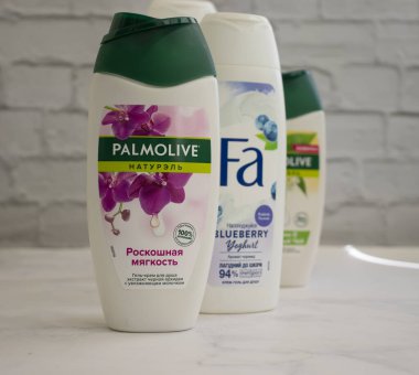 29 Nisan 2023 Ukrayna şehri Kyiv duş jeli Palmolive ve Fa