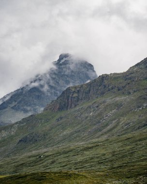 Dağların güzel manzarası