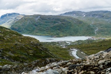 Güzel Norveç doğası bir yaz gününde.