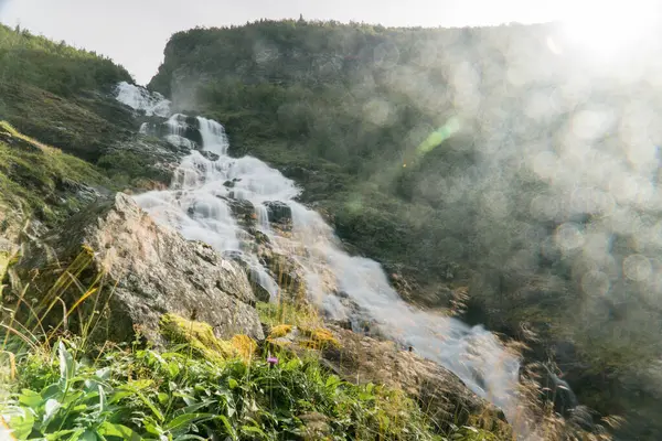 Norveç 'te şelale. Güzel şelale