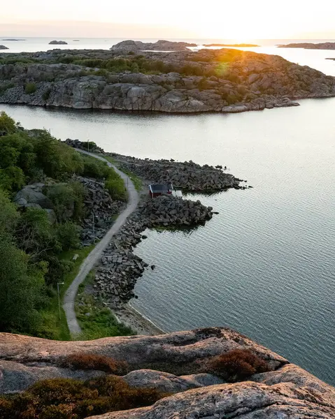 İsveç sahillerinde gün batımı