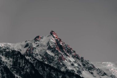 Dağların güzel manzarası