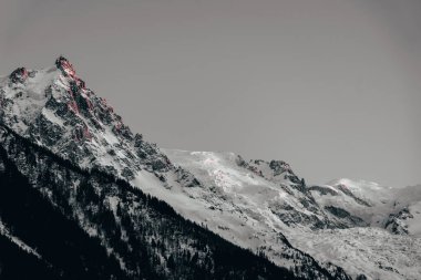 Dağların güzel manzarası