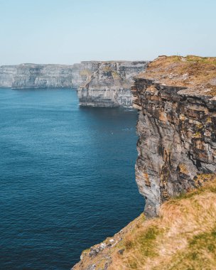 Deniz kıyısının güzel manzarası