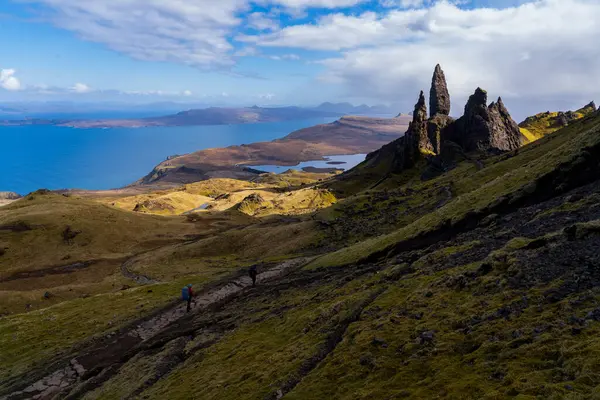 Dağlardaki dağ manzarası. inle adası..