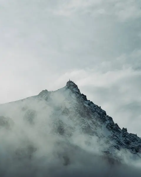 Karda dağın zirvesi